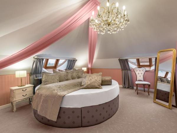 Hotel Hoffmeister : photo 1 de la chambre suite de luxe avec minibar gratuit