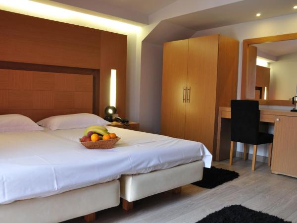 Corfu Mare Hotel -Adults only : photo 3 de la chambre chambre double supérieure