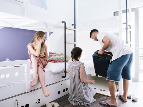 Cocoon City Hostel : photo 1 de la chambre lit dans dortoir pour femmes de 4 lits