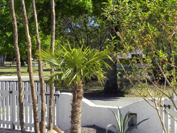 Villa Mogador Piscine et Balnéo : photo 5 de la chambre suite deluxe avec baignoire spa