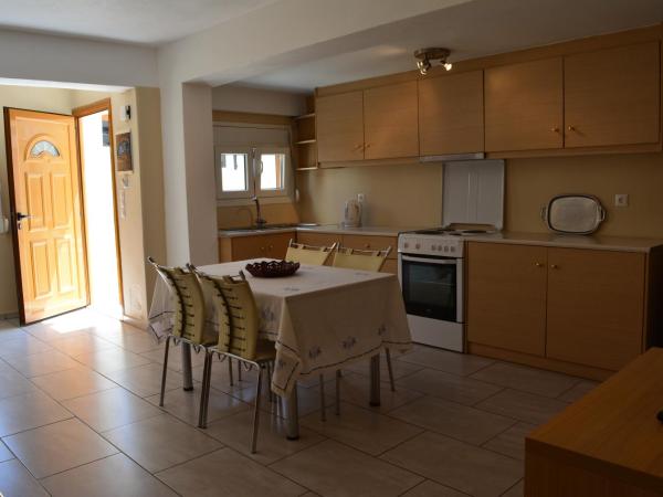 Anemomilos Suites : photo 3 de la chambre appartement 2 chambres - rez-de-chaussée