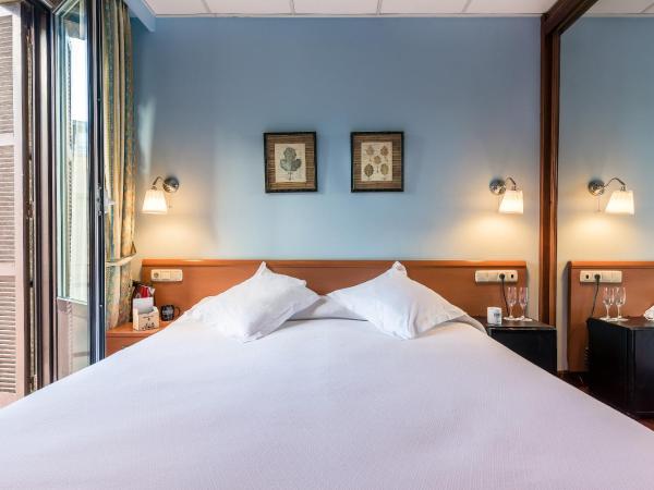 Pensión Ab Domini : photo 9 de la chambre chambre double avec balcon et salle de bains privative