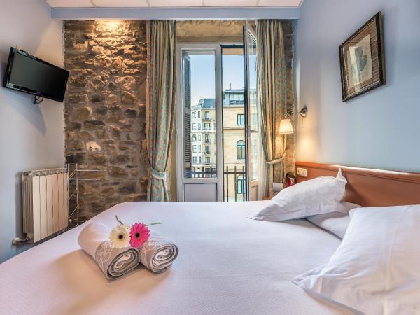 Pensión Ab Domini : photo 5 de la chambre chambre double avec balcon et salle de bains privative