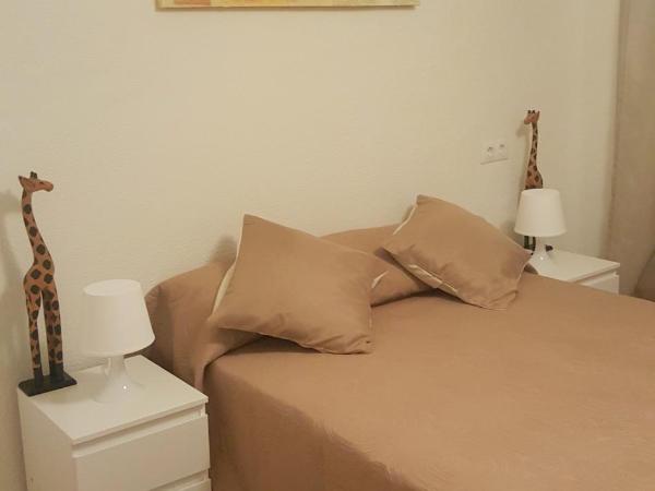 Pension Yna Holiday : photo 7 de la chambre chambre double avec salle de bains commune