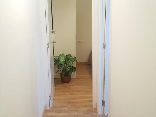 Pension Yna Holiday : photo 6 de la chambre chambre lits jumeaux avec salle de bains commune