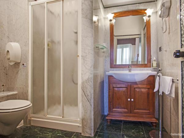 Hotel La Pace : photo 1 de la chambre chambre triple