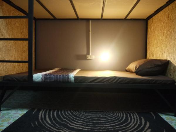 Asleep Hostel : photo 7 de la chambre lit dans dortoir mixte de 8 lits