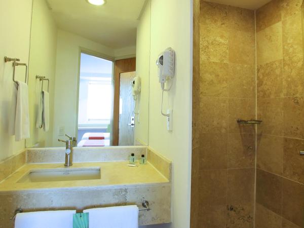 One Queretaro Plaza Galerias : photo 6 de la chambre chambre supérieure lit queen-size