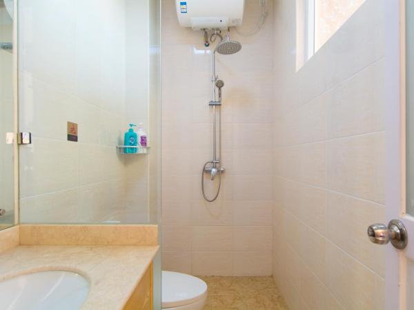 Sanya Passion fruit Inn : photo 8 de la chambre chambre lit queen-size avec balcon