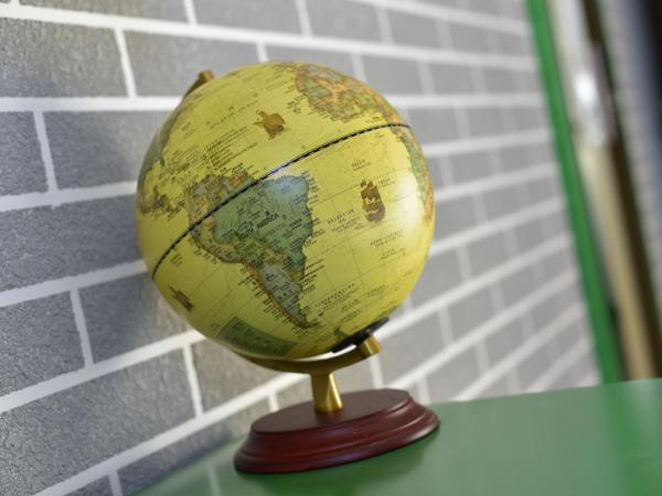 Happy Dragon Alley Hotel-In the city center with big window&free coffe laundry Fluent English speaking,Tourist attractions ticket service&food recommendation,Near Tian Anmen Forbiddencity,Near Lama temple,Easy to walk to NanluoAlley&Shichahai : photo 8 de la chambre chambre lits jumeaux select