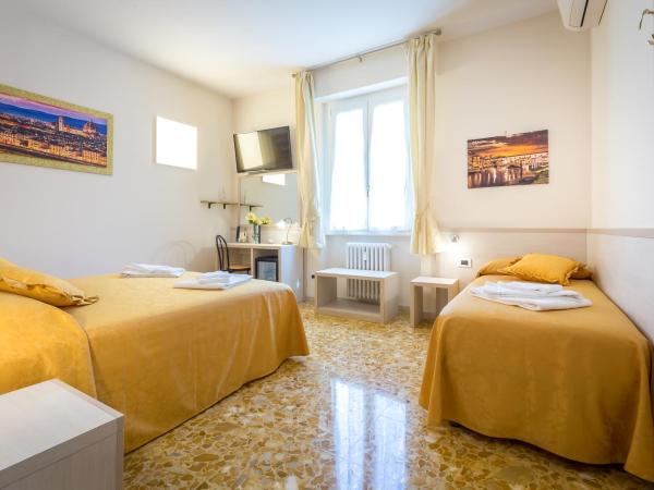 B&B Dolce Luna : photo 8 de la chambre chambre triple supérieure