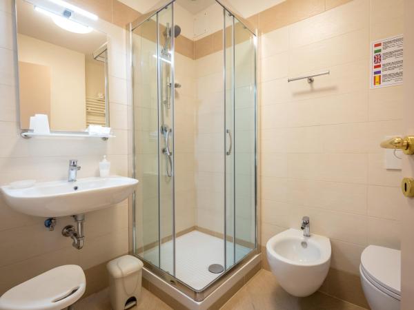 B&B Dolce Luna : photo 3 de la chambre chambre deluxe double ou lits jumeaux