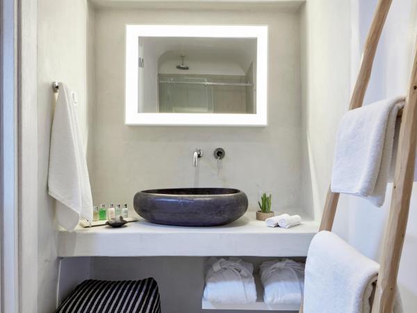 Cosmopolitan Suites - Small Luxury Hotels of the World : photo 3 de la chambre chambre supérieure cosmo - vue sur volcan