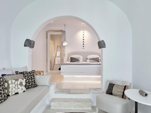 Cosmopolitan Suites - Small Luxury Hotels of the World : photo 1 de la chambre chambre supérieure cosmo - vue sur volcan