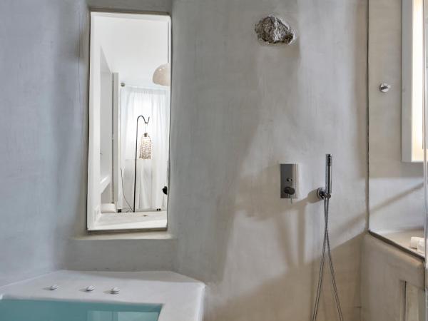 Cosmopolitan Suites - Small Luxury Hotels of the World : photo 10 de la chambre suite cosmo - vue sur volcan