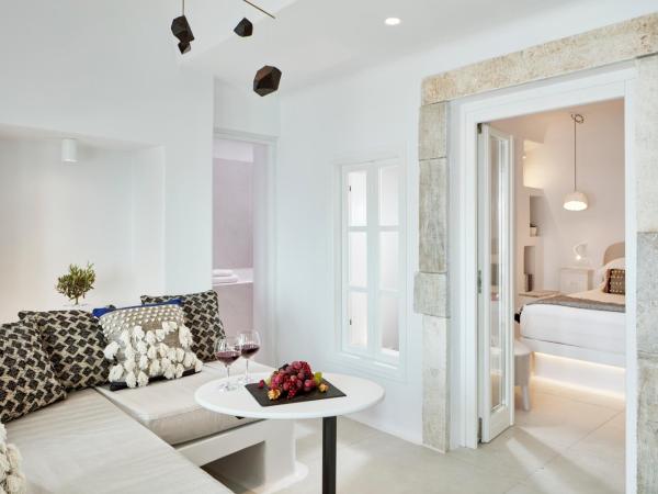 Cosmopolitan Suites - Small Luxury Hotels of the World : photo 1 de la chambre suite cosmopolitan avec vue sur le volcan