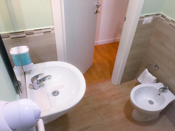 B&B Policlinico Gaspare Rodolico : photo 2 de la chambre chambre double ou lits jumeaux