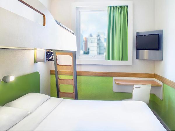 ibis budget Belo Horizonte Minascentro : photo 1 de la chambre chambre avec lit double et lits superposés