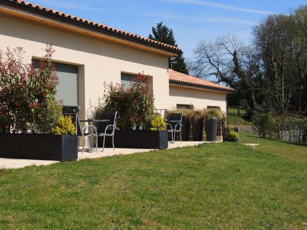 Hotel Le Mas de Castel - Piscine chauffee : photo 2 de la chambre chambre double premium avec terrasse prive