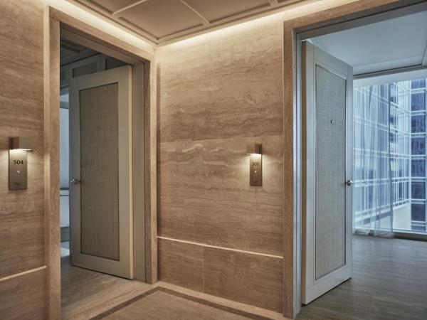 Four Seasons Hotel at The Surf Club : photo 2 de la chambre chambre lit king-size club de surf