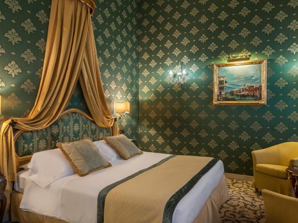 Hotel Ca' dei Conti : photo 4 de la chambre chambre double ou lits jumeaux - vue sur canal
