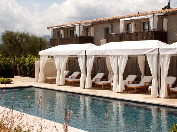 Domaine du Mas De Pierre : photo 2 de la chambre suite fleurs