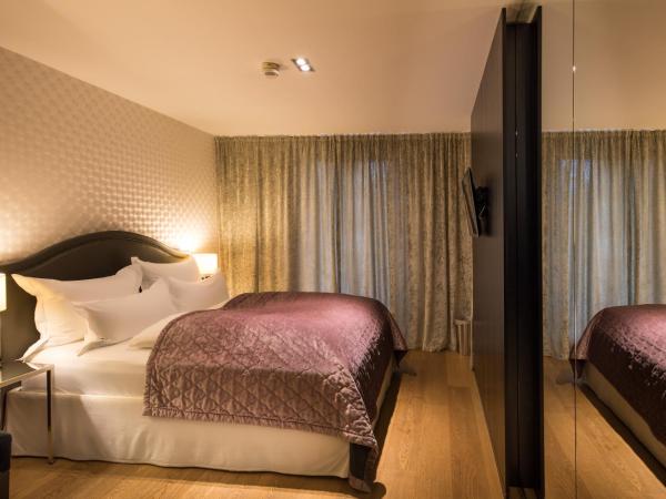 La Mansion Vi Vadi Hotel : photo 2 de la chambre chambre double lumière