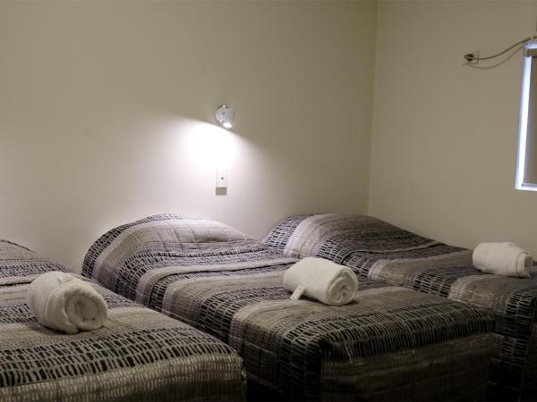 Arena Hotel (formerly Sleep Express Motel) : photo 9 de la chambre chambre familiale (6 adultes)