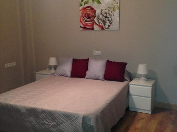 Pension Yna Holiday : photo 5 de la chambre chambre double standard avec salle de bains commune