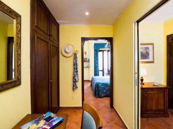 Hotel Sirius : photo 2 de la chambre 2 chambres doubles communicantes - vue partielle sur mer