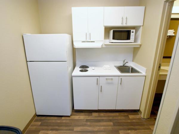 Extended Stay America Suites - Sacramento - Northgate : photo 10 de la chambre studio lit queen-size - non-fumeurs