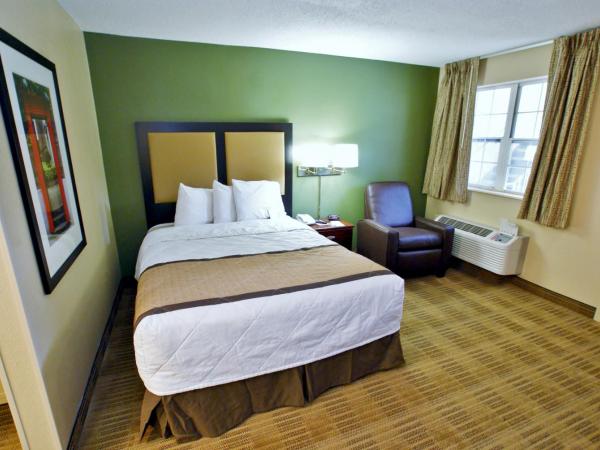 Extended Stay America Suites - Sacramento - Northgate : photo 4 de la chambre studio lit queen-size - non-fumeurs