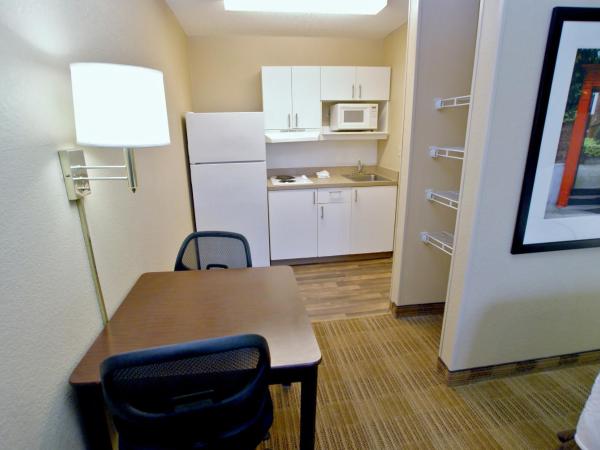 Extended Stay America Suites - Sacramento - Northgate : photo 8 de la chambre studio lit king-size - non-fumeurs