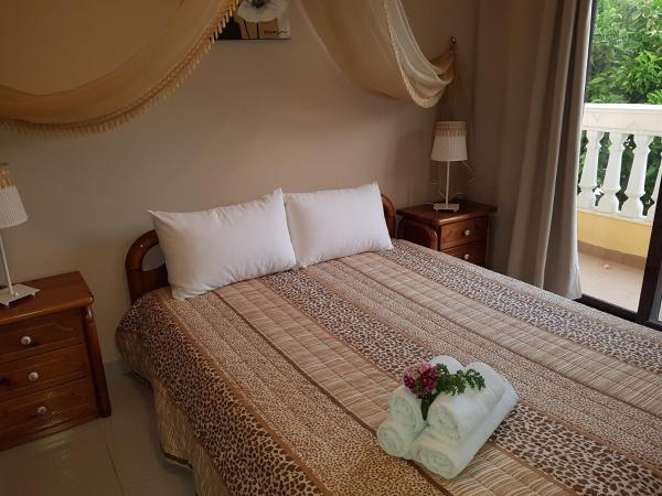 Georgia Old Town Apartments : photo 3 de la chambre studio avec vue sur jardin