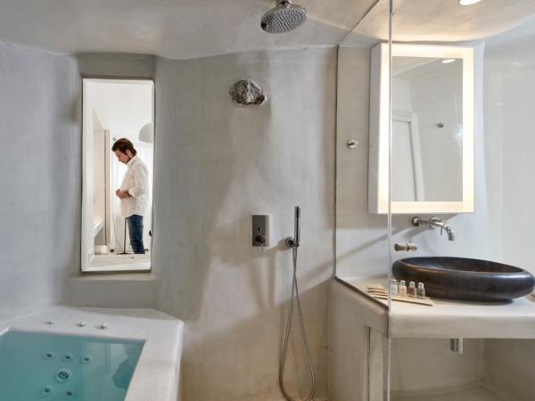 Cosmopolitan Suites - Small Luxury Hotels of the World : photo 1 de la chambre suite cosmo - vue sur volcan