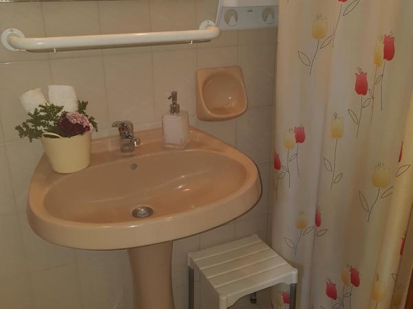 Georgia Old Town Apartments : photo 5 de la chambre chambre lits jumeaux avec terrasse