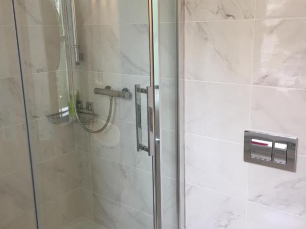 Blackrock B&B : photo 6 de la chambre chambre double avec salle de bains privative