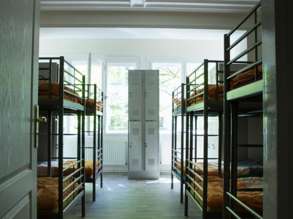 Hostel Fontána : photo 3 de la chambre lit superposé dans dortoir mixte de 12 lits 