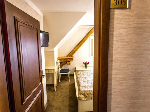 Boutique Hotel Annuska : photo 6 de la chambre chambre double ou lits jumeaux standard - mansardée