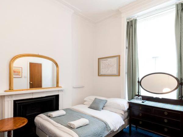 St Athans Hotel : photo 2 de la chambre chambre quadruple avec salle de bains privative