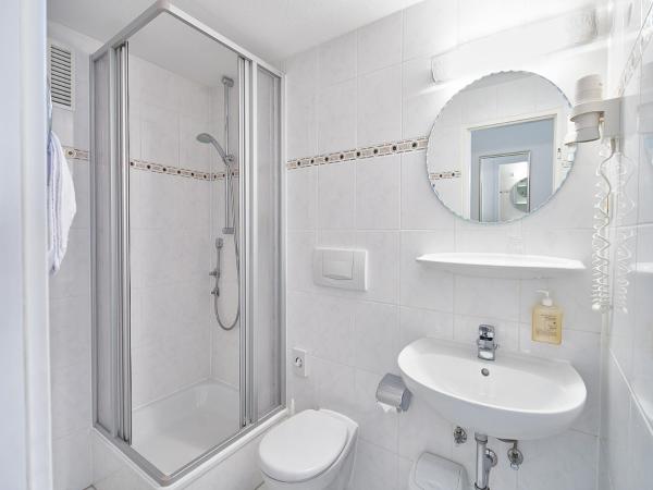 Hotel Alfa Zentrum : photo 4 de la chambre chambre simple - vue sur rue