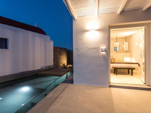 Ostraco Suites : photo 3 de la chambre suite avec piscine privée