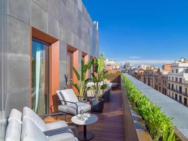 The One Barcelona GL : photo 6 de la chambre suite de luxe - vue sur ville