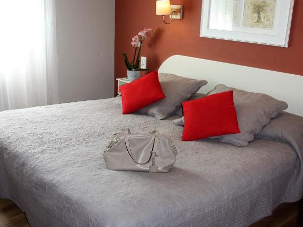 Hôtel le Chalet Fleuri : photo 4 de la chambre chambre lit queen-size