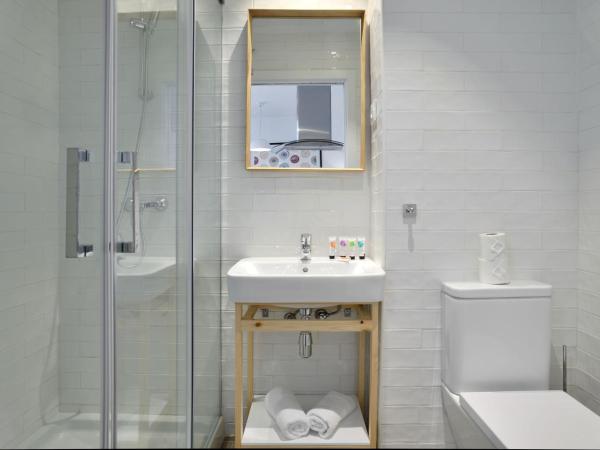 nQn Aparts & Suites Madrid : photo 10 de la chambre appartement standard