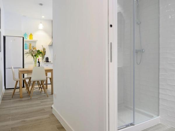 nQn Aparts & Suites Madrid : photo 2 de la chambre appartement supérieur