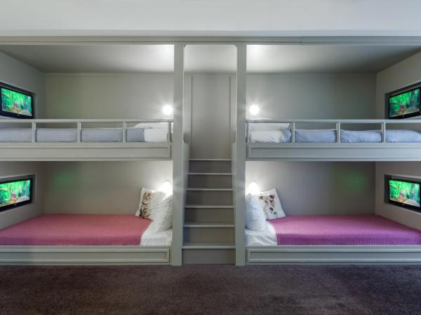 Van der Valk Hotel Haarlem : photo 2 de la chambre chambre familiale deluxe