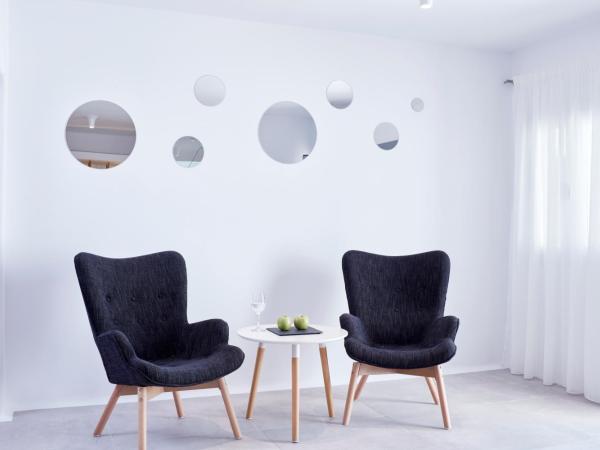 Absolute Mykonos Suites & More : photo 1 de la chambre suite véranda spacieuse 2 chambres