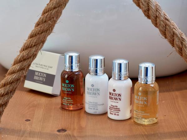 Absolute Mykonos Suites & More : photo 5 de la chambre suite junior unique - vue cour