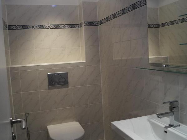 PREMIUM Hostel : photo 4 de la chambre chambre double avec salle de bains privative